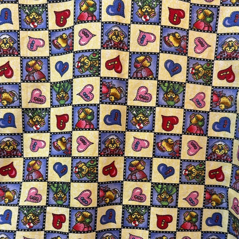 Colorful Heart Pattern Scrub Top - Picture 5 of 6